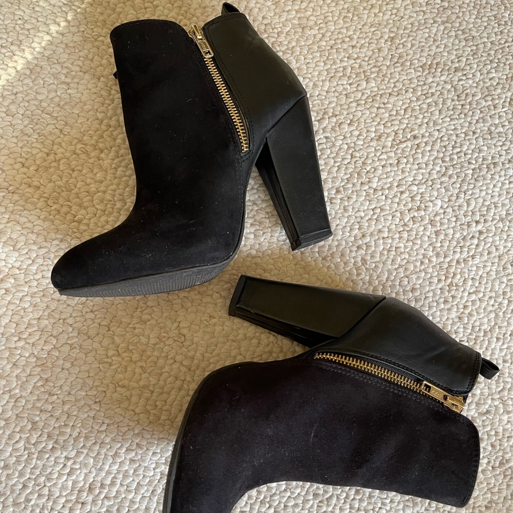 Mossimo black velvet heel booties with gold zippers